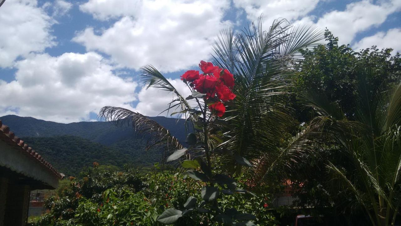 Locacao P Final De Semana Mourada Terrea Hotel Caraguatatuba Buitenkant foto